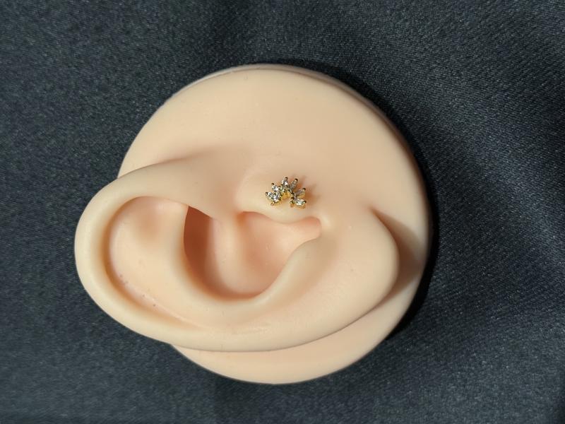 Hatice Ünlü C Kesim Taşlı Gold Piercing