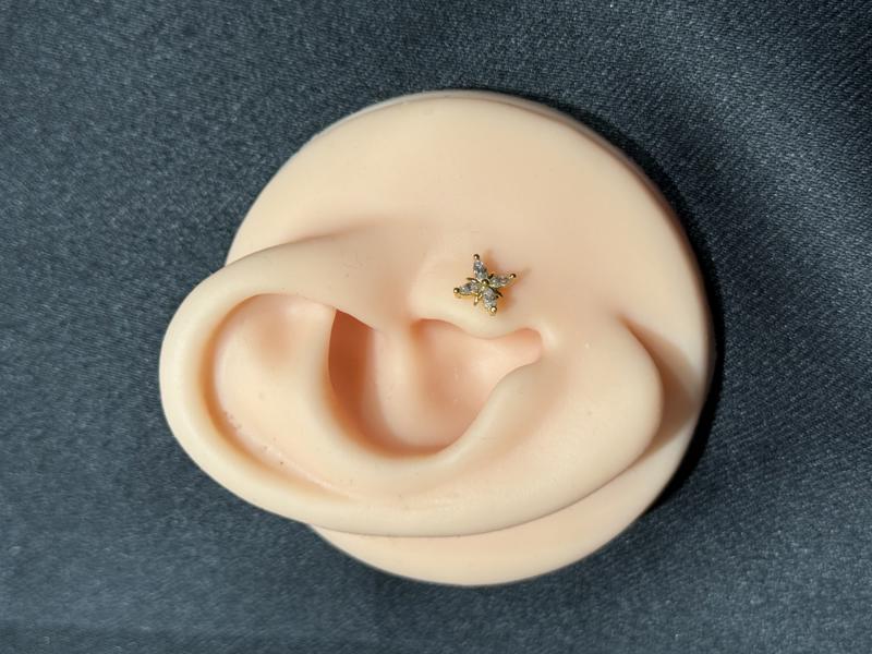 Hatice Ünlü Dörtlü Pırlanta Taş Gold Piercing