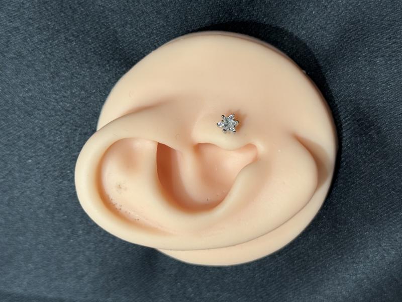 Hatice Ünlü İç İçe Taşlı Üçgen Silver Piercing