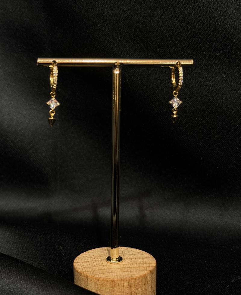 Hatice Ünlü Taşlı & Sallantılı Piercing Kombin Gold Küpe