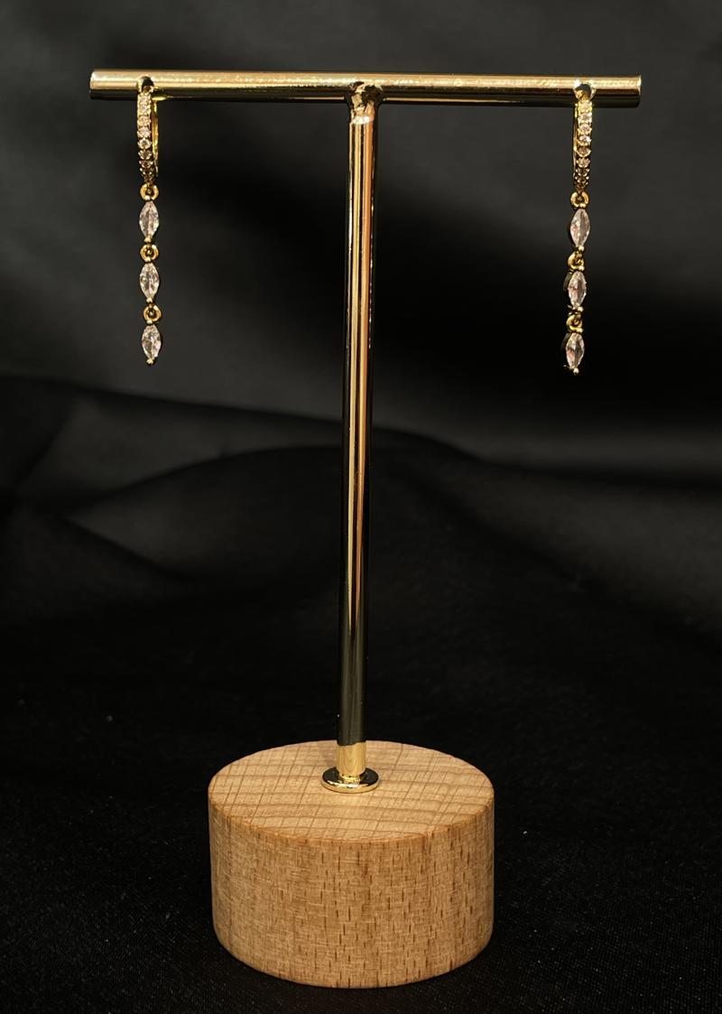 Hatice Ünlü Üç Taş Sıra Piercing Kombin Gold Küpe