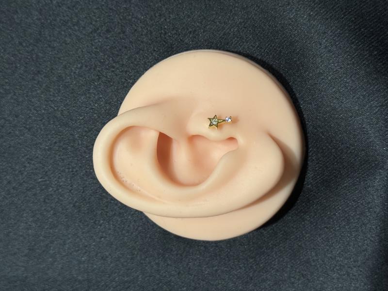 Hatice Ünlü Kayan Tek Yıldız Gold Piercing