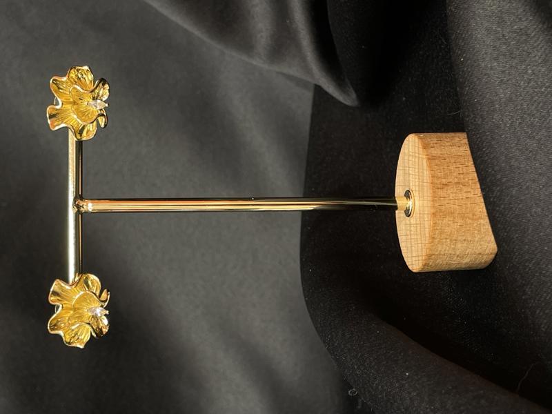 Hatice Ünlü Ortası Tektaş Romantik Gold Küpe