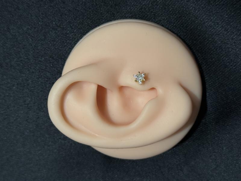 Hatice Ünlü Üçgen Taşlı Gold Piercing