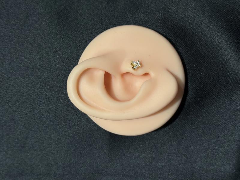 Hatice Ünlü Beyaz Taşlı Kelebek Desen Gold Piercing
