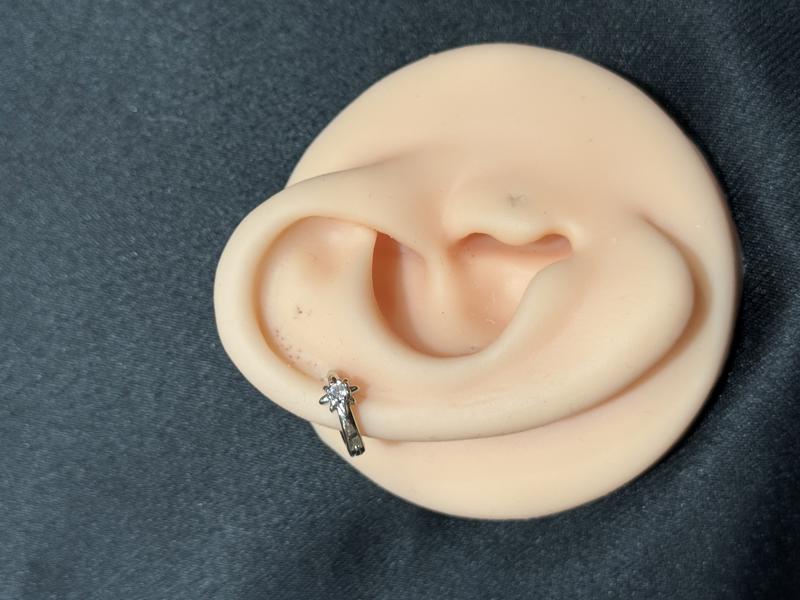 Hatice Ünlü Ortası Taşlı Kutup Yıldızı Halka Silver Helix