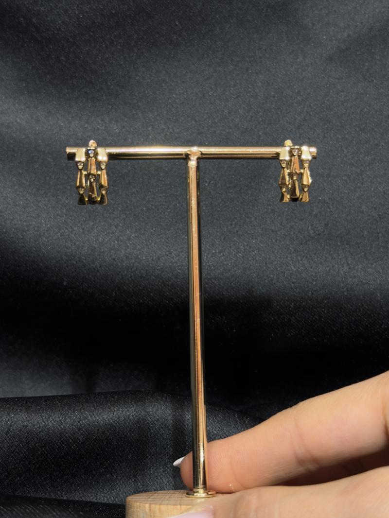 Hatice Ünlü Xuping Katman Minimal Gold Küpe