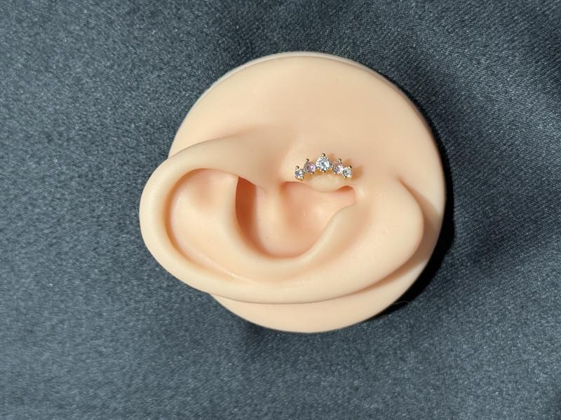 Hatice Ünlü Pembe & Beyaz Taşlı Gold Piercing