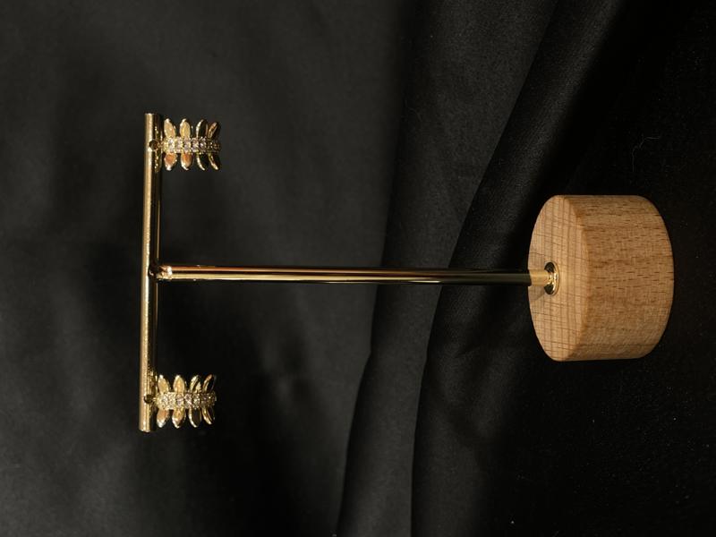 Hatice Ünlü Xuping İki Yanı Yaprak Desen Taşlı Gold Küpe