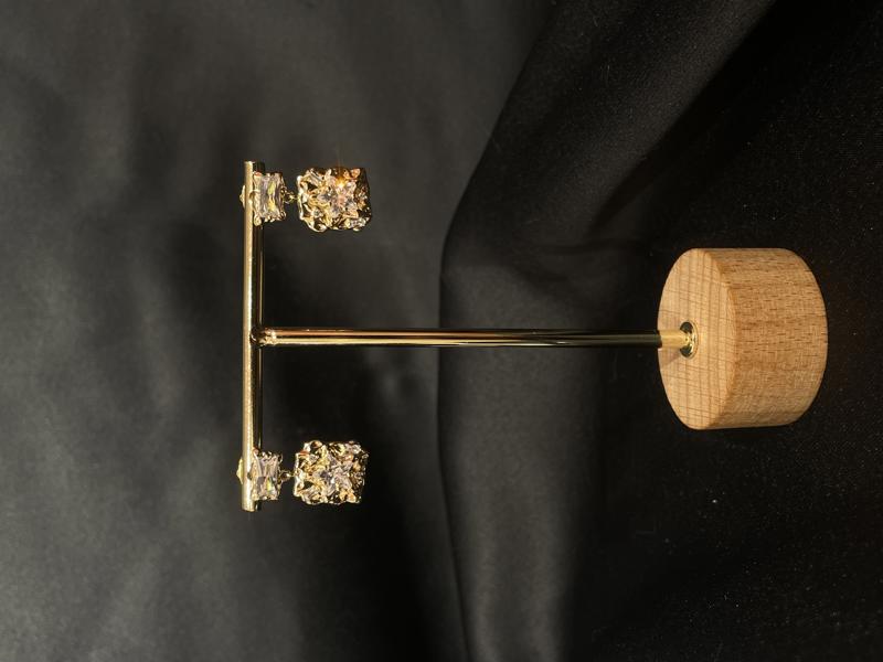 Hatice Ünlü Xuping Beyaz Yıldız Taşlı Gold Küpe