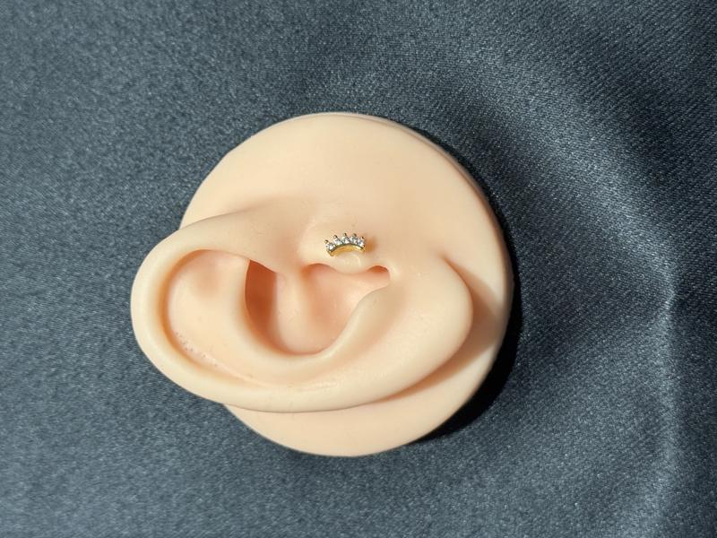 Hatice Ünlü Taç Desen Gold Piercing