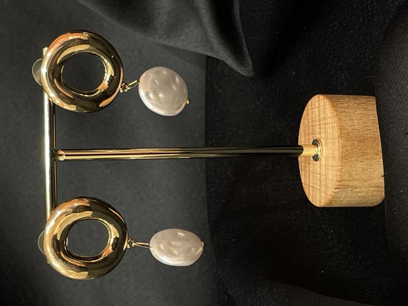 Hatice Ünlü Mineli Sallantılı Gold Küpe