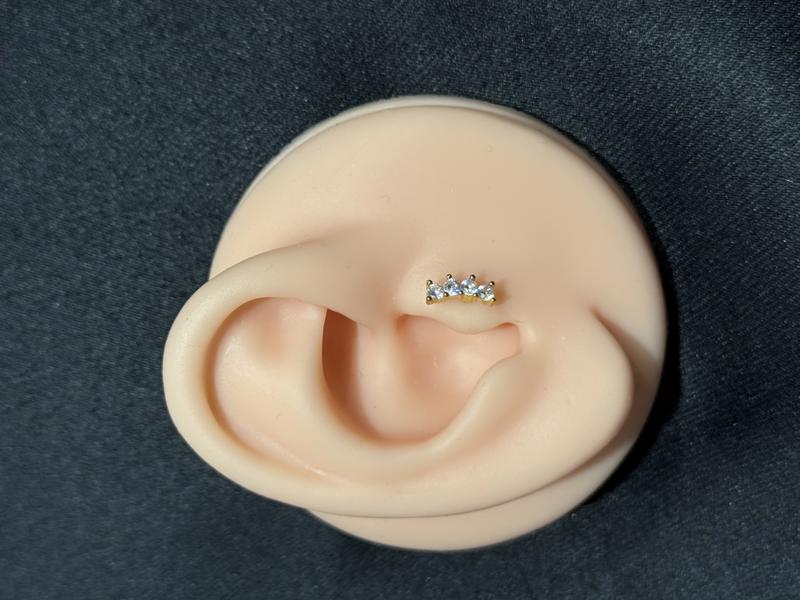 Hatice Ünlü Beyaz Minik Taşlı Gold Piercing