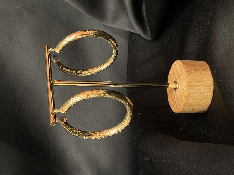 Hatice Ünlü Halka İşlemeli Gold Küpe